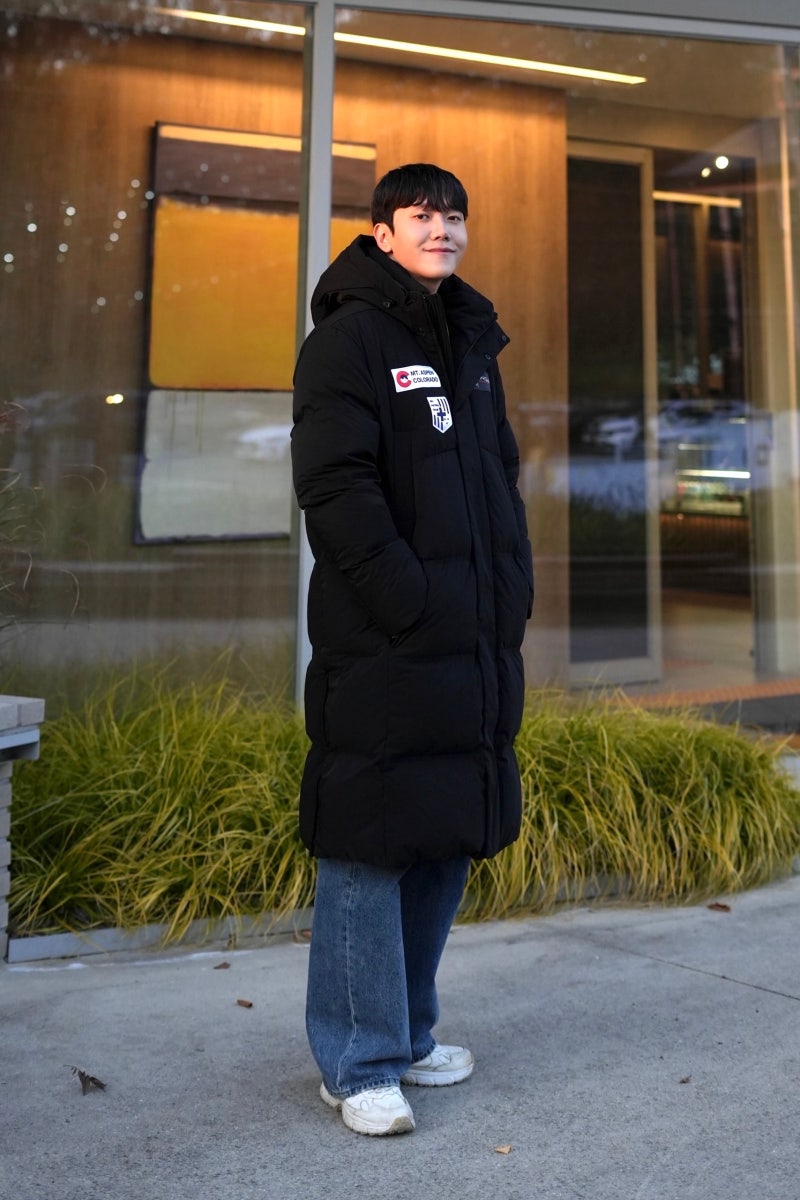 스파이더 패트롤 롱 다운 키스오브라이프 착용 한파 대비 남자 롱패딩 겨울 패딩 추천