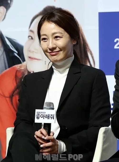 [단독]배우 <b>이미연</b>, 오늘(20일) <b>부친상</b>…슬픔 속 빈소 지켜
