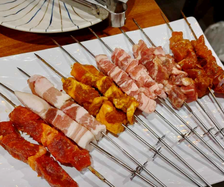  무한리필로 배 터지게 즐기는 잠실역 맛집 라장양갈비,양꼬치무한리필