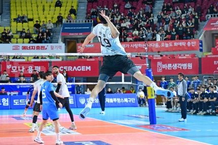 남자<b>배구</b> <b>현대캐피탈</b> VS <b>삼성화재</b> 경기 결과 2024-2025... 