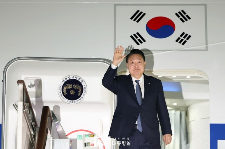 윤석열 <b>대통령</b>, <b>APEC</b> 정상회의· G20 정상회의 참석 <b>후</b> <b>귀국</b>