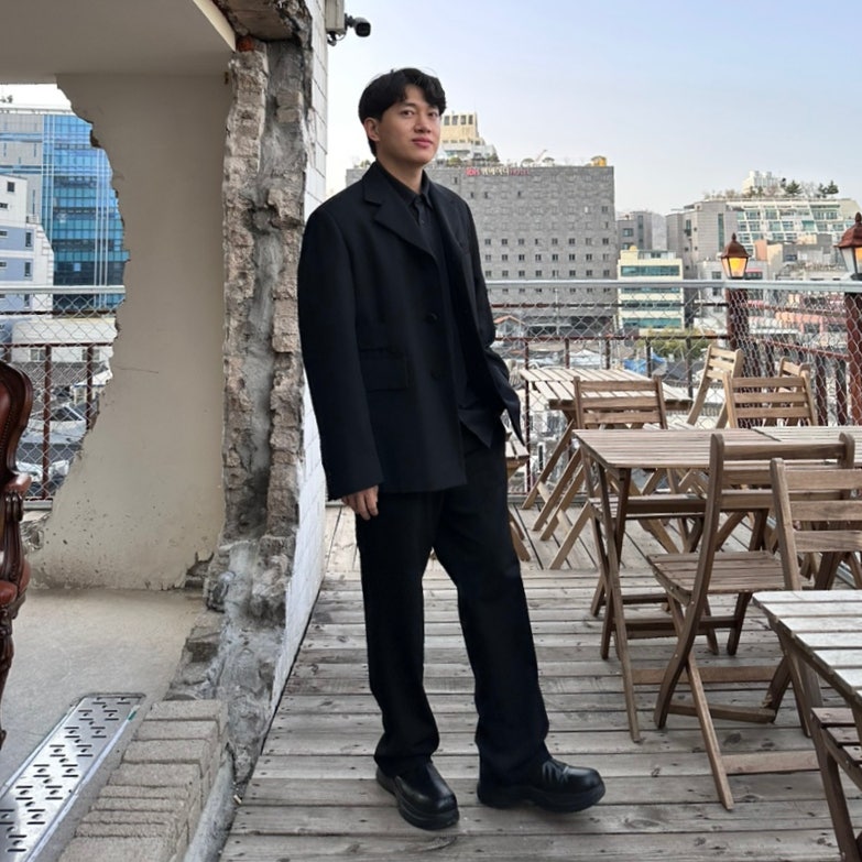 우영미 남자 자켓 울 싱글 벨티드 쓰리버튼 블랙 정장 자켓 코디 사이즈