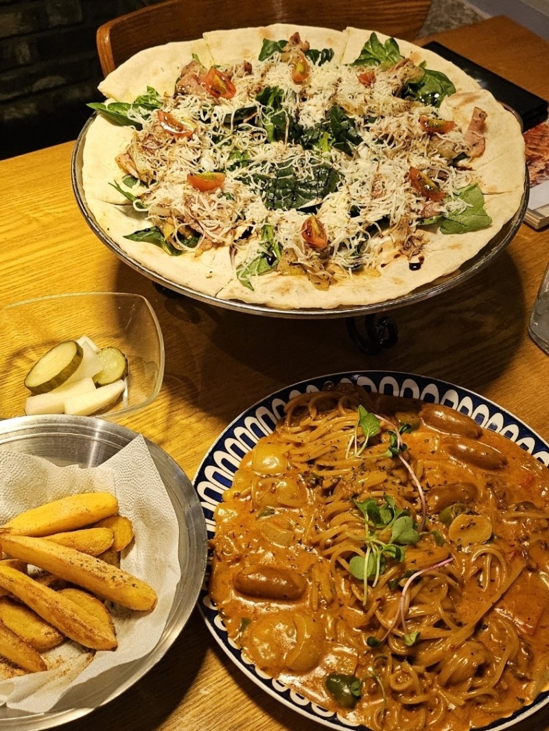 10년 동안 인기 있는 봉선동 양식 맛집! '로니로티'