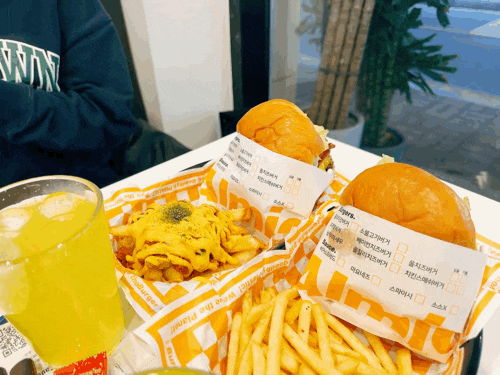  수원 수제버거 맛집 버거스 올마이티 수원성균관대점!