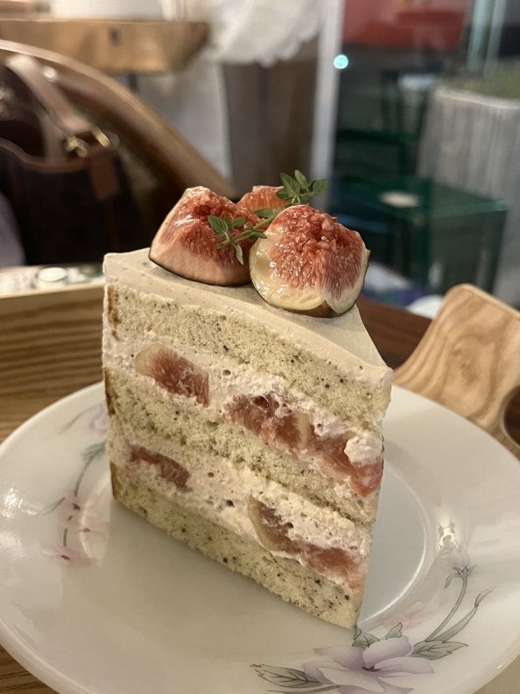  모란 디저트 맛집 카페, 정순:) 내돈내산 예쁜 무화과 케이크가 맛있는 곳, 모란역 주차정보