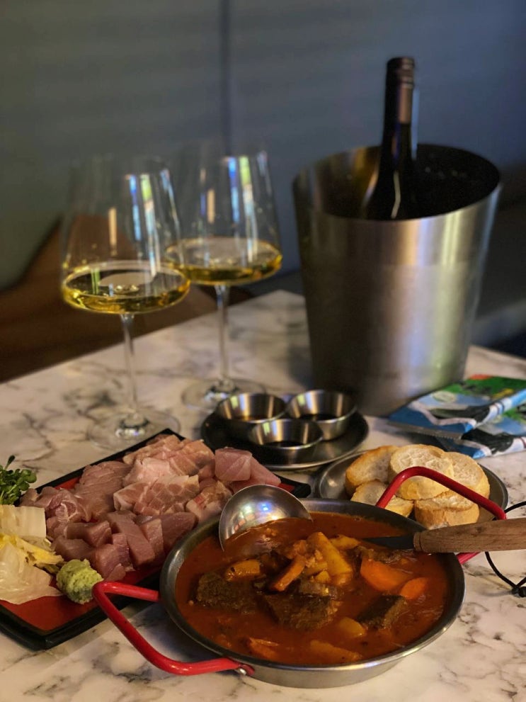  [동묘술집 동묘오빠] 힙한 분위기에 콜키지프리 가성비 좋은 동묘 와인바!