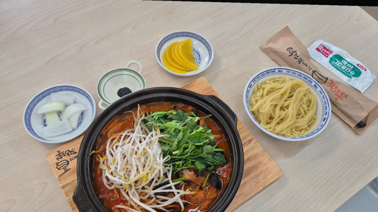  역전뚝배기짬뽕, 남녀노소 모두 즐길 수 있는 맛집 경험!