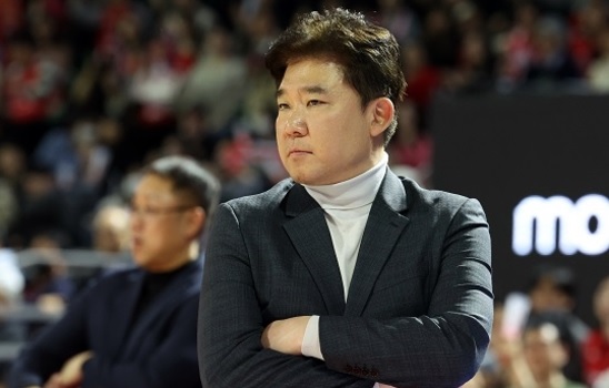 고양 <b>소노</b> <b>김승기</b> <b>감독</b>..김민욱 선수를 위협, 폭행.. 마커를... 