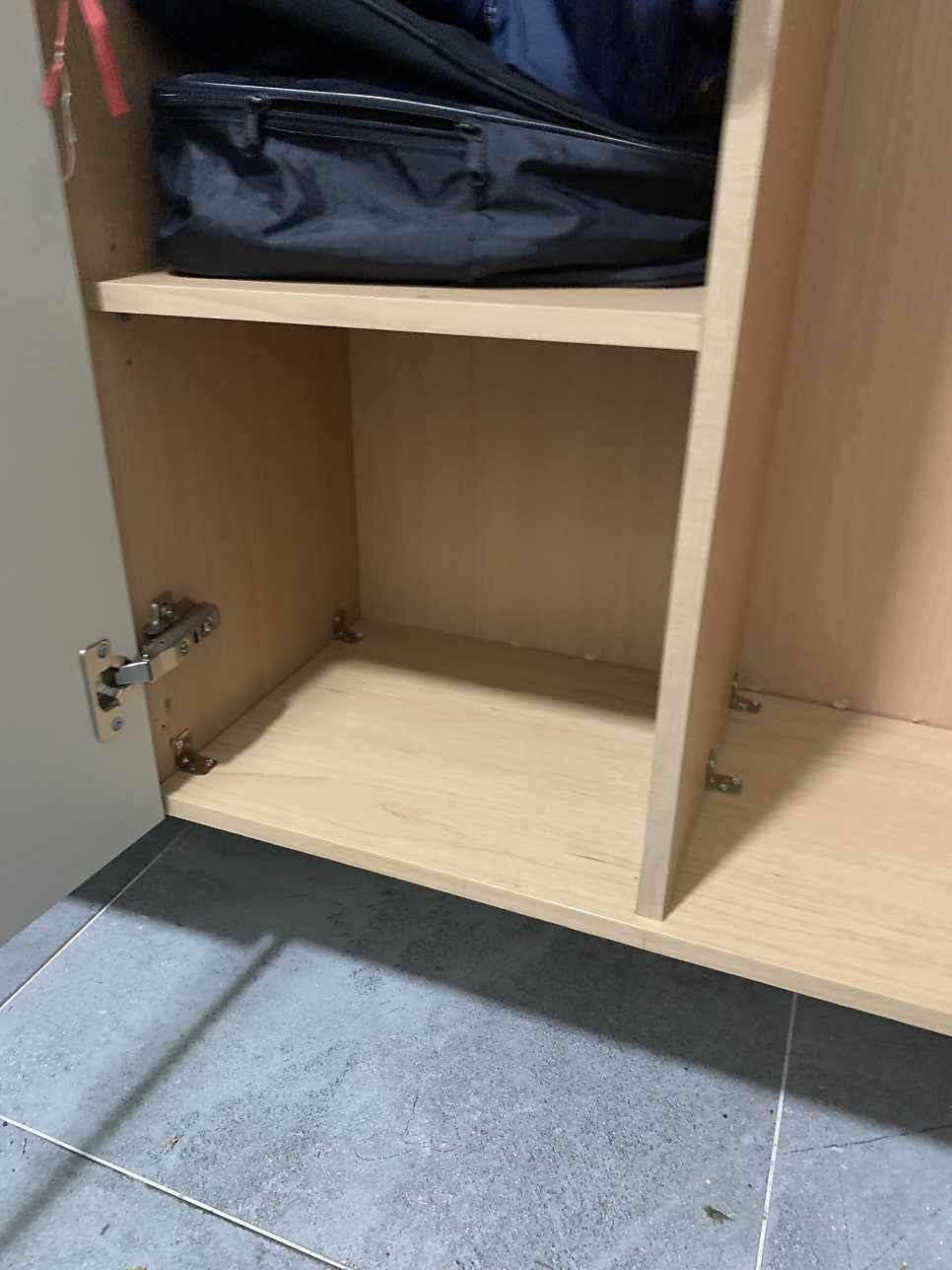 신발장 밑판 떨어진 곳 제작교체