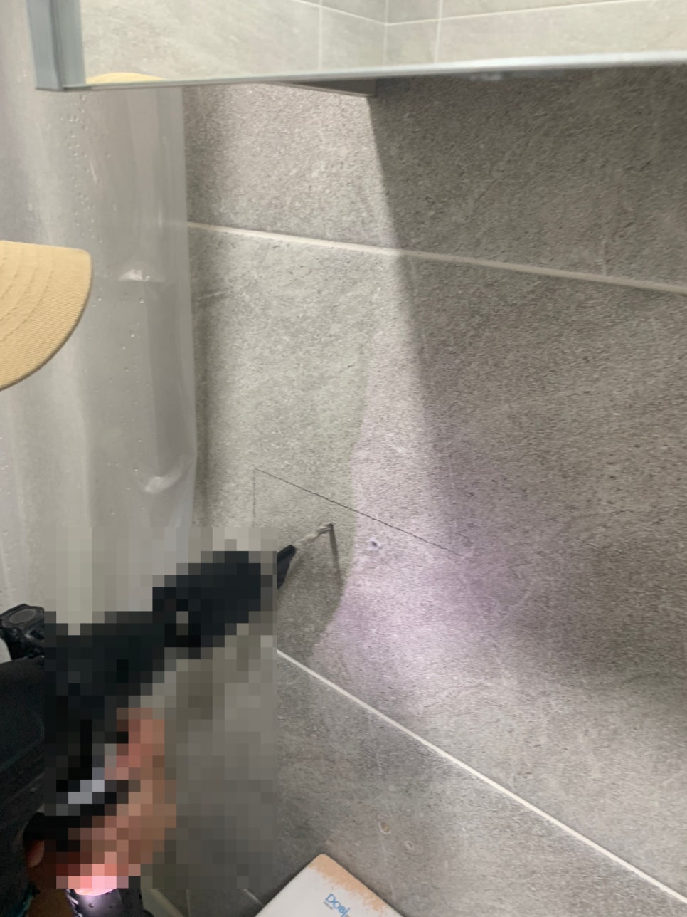 욕실 인조대리석 일자선반 철거후 젠다이 시공