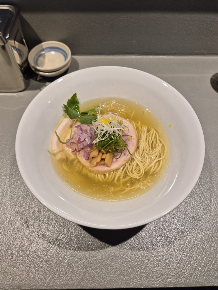  [마포구 연남동] 라멘롱시즌 (닭과 다시마 소금 각자의 역할에 충실한 시오라멘 전문점)