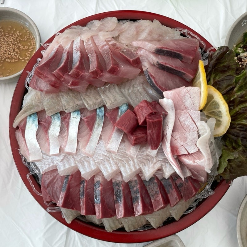 강원도 고성군 죽왕면, 회가 두툼하고 오션뷰 야장테이블이 있는 가진항 회맛집 강릉횟집