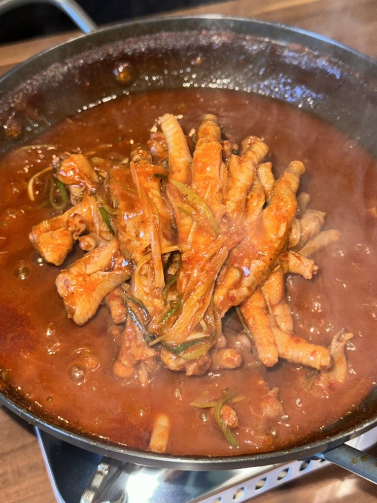  강남구청역맛집 - 팔당닭발 강남본점 중독적인 매운 음식 노포
