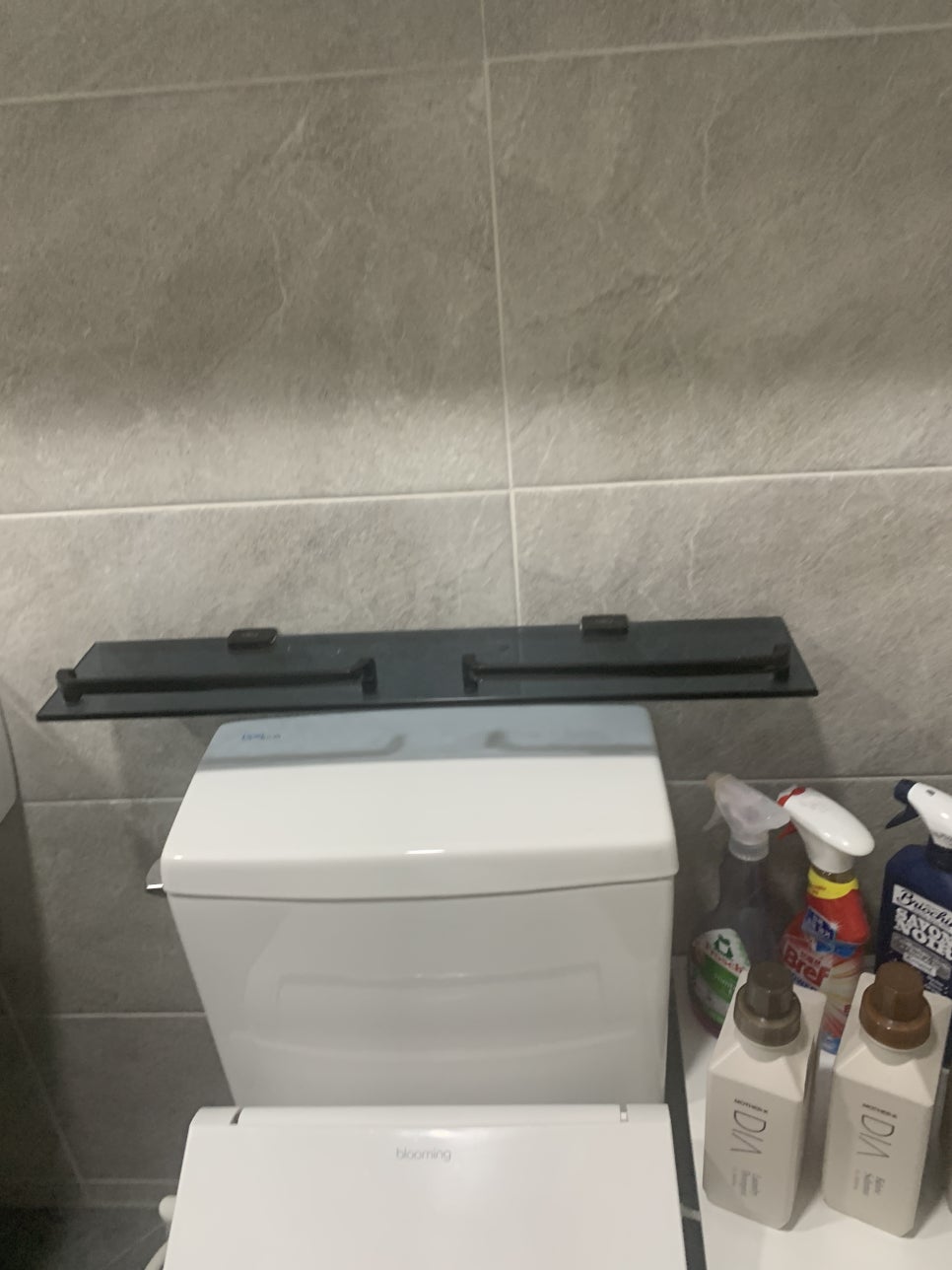 욕실 인조대리석 일자선반 철거후 젠다이 시공