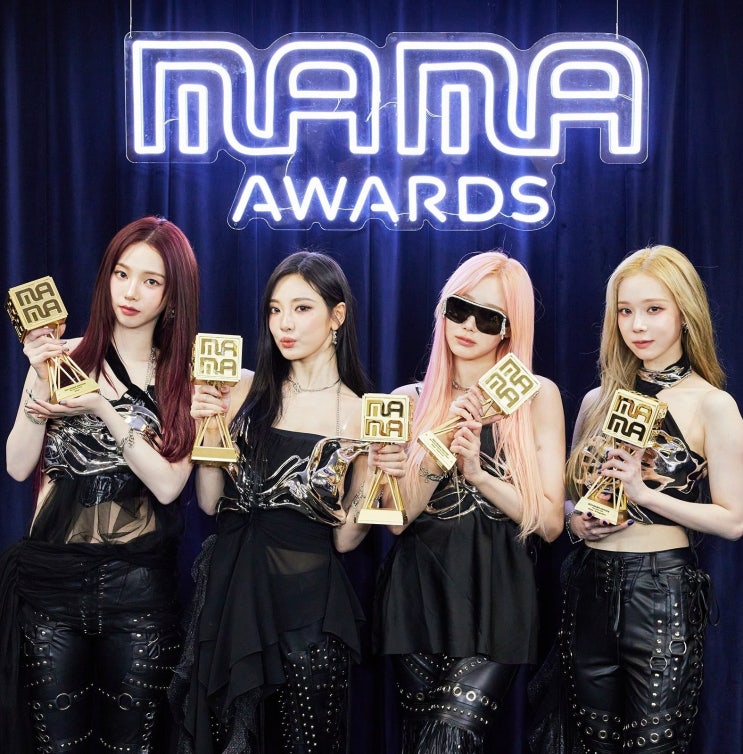3년만에 출연한 2024 마마 MAMA 에서 6관왕을 수상한 <b>에스파</b>!... 