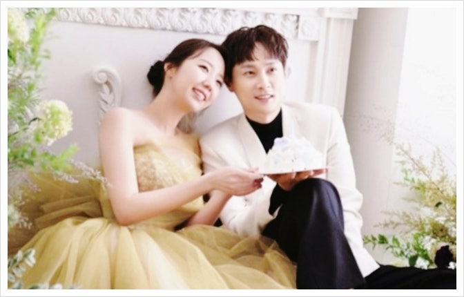<b>민경훈</b> 신기은 pd 결혼식 예비신부 피디 얼굴 공개 ft. 나이... 