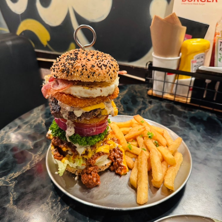  해방촌 맛집 자코비버거 본점 이태원 내장파괴버거 후기