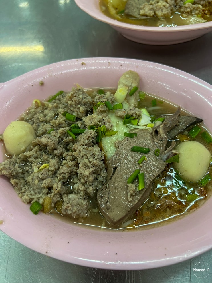  방콕 프롬퐁 미슐랭 맛집 : 가격도 저렴한 룽르엉 국수