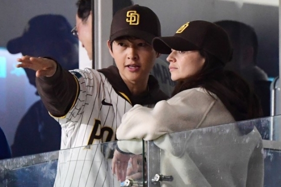‘연년생 아빠’ <b>송중기 행복</b> 근황… “나도 해볼까” 대세는... 