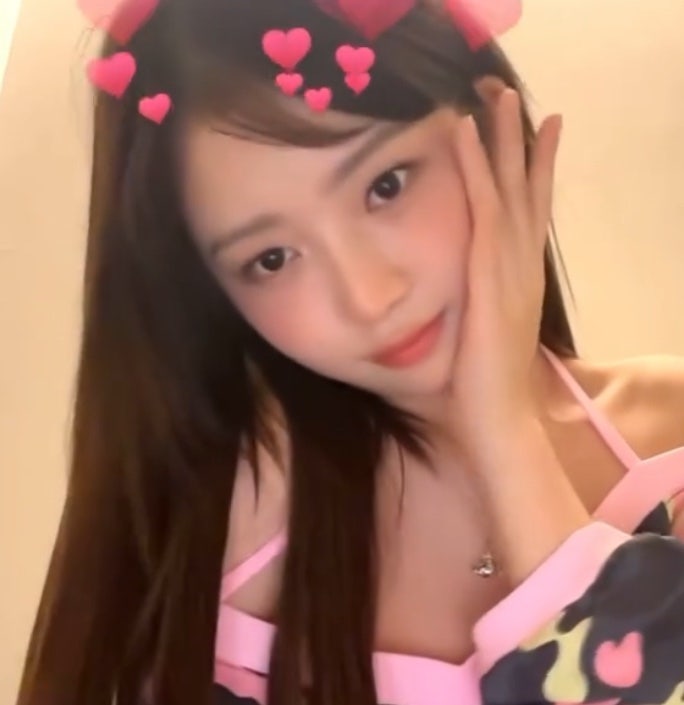 ☞ 【 IVEレイ (直井怜) 】 無修正レア写真 29P ☜