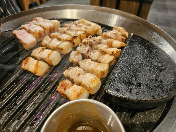  [화성남양맛집] 화성 남양 삼겹살 구워주는  맛집 '고반식당'