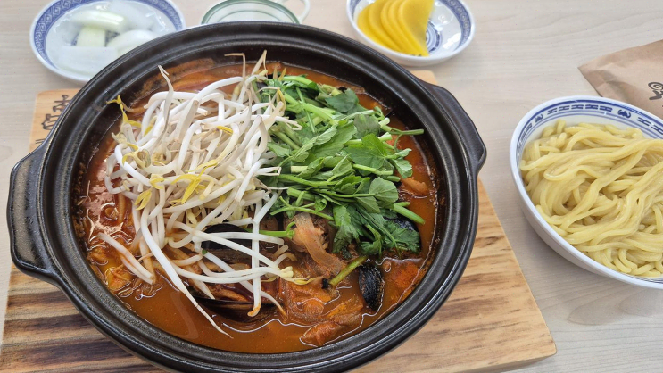  연애 시작한 커플, 역전뚝배기짬뽕에서 맛있고 간편한 저녁
