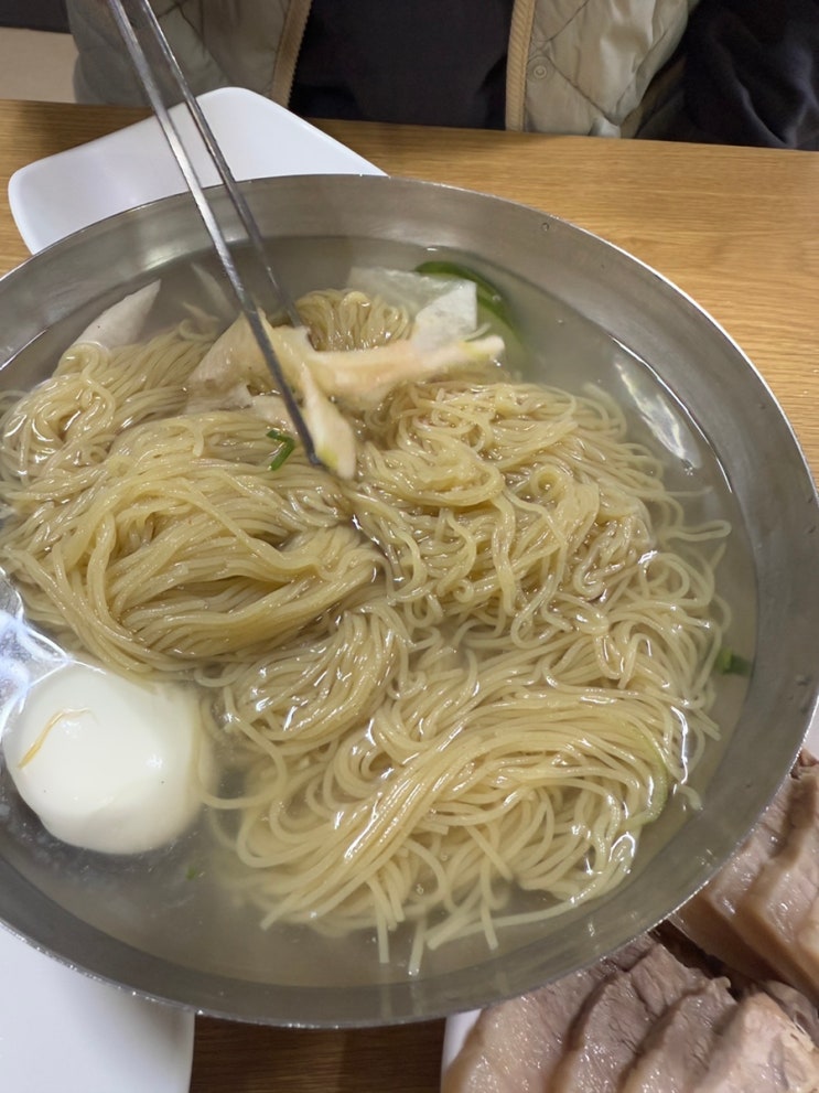  겨울에 더 맛있는 평양냉면 맛집 진미평양냉면 제육, 만두반 진짜 최고의 음식