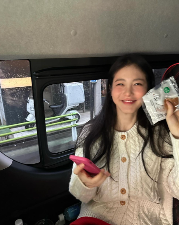  여자 편한 구두 브랜드로 양말과 함께 코디 할때 넘나 예쁜 락포트 스웨이드 페니 로퍼 추천 ft. 신예은