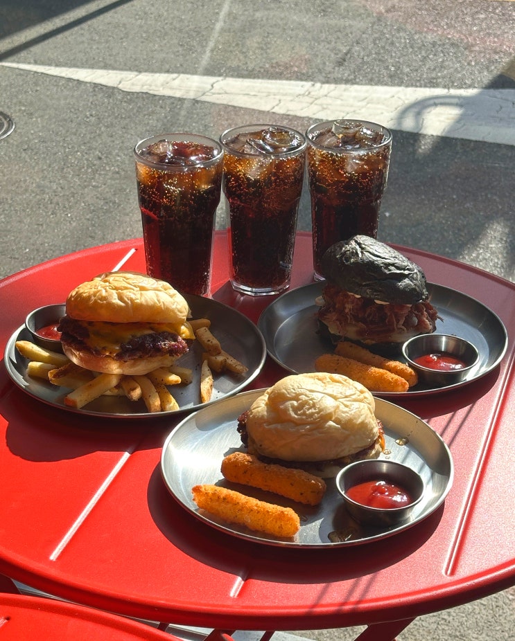  부산 시청 연산동 수제버거 맛집 19버거테이블 후기