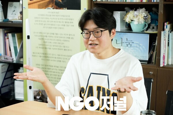 모두의 장례식을 부탁해... "위로의 장례식을 꿈꿔요" 모두의 장례식을 부탁해... "위로의 장례식을 꿈꿔요"