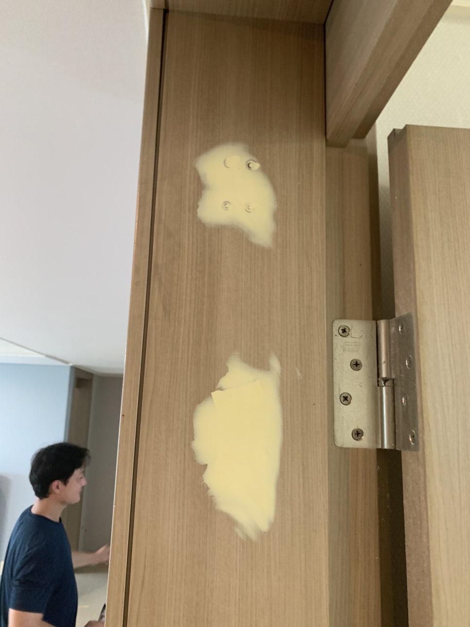 문틀필름복구 못자국 뜯어진필름 보수작업