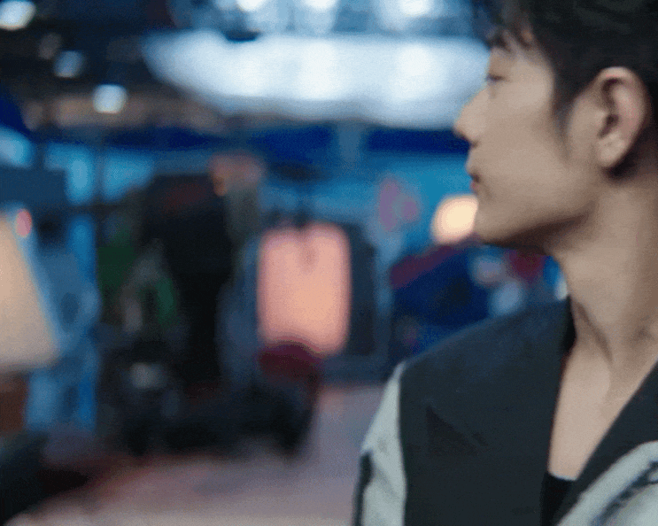 샤오잔 첫 솔로 앨범 :: Part3. 타이틀곡 “不要回头(불요회두)” 티저 [보기]