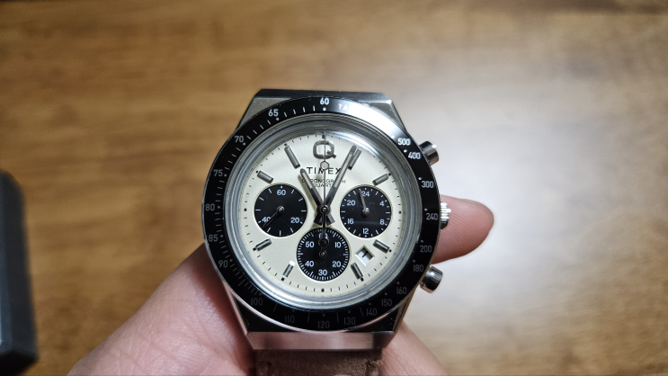  [TIMEX] 큐 타이맥스 크로노그래프 40mm 브라운투톤 TW2W64400 구매 후기
