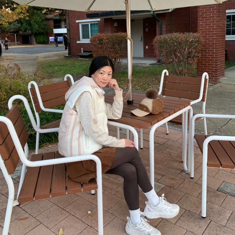 힐크릭 여성 가을골프웨어 세트! 겨울골프모자 매듭형 귀달이 패딩조끼 플리츠스커트