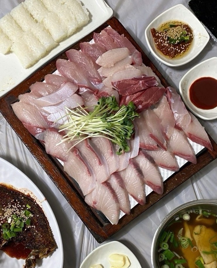  부산 대신동 제철 방어맛집 : 흑산도 횟집