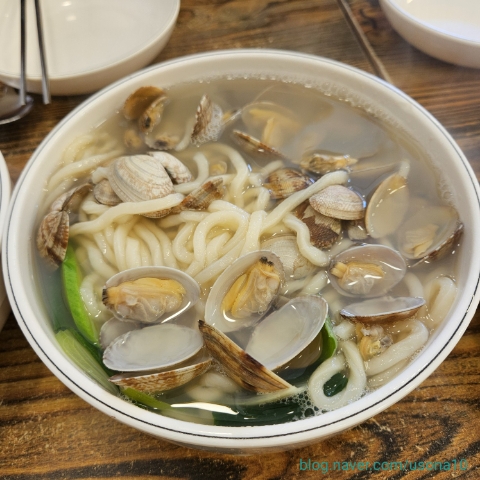  [서울 관악] 생각보다맛있는집 _ 팥칼국수, 바지락칼국수 맛집