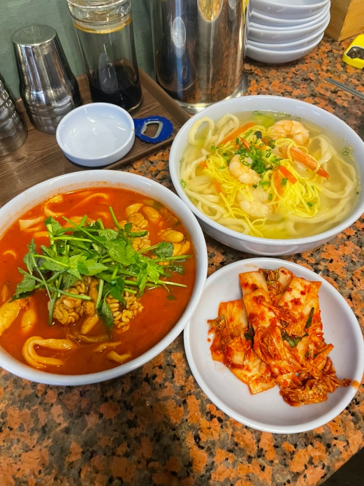  [신당맛집] 신당역 점심 맛집 ‘하니칼국수’ (알곤이칼국수,새우칼국수,모둠전)