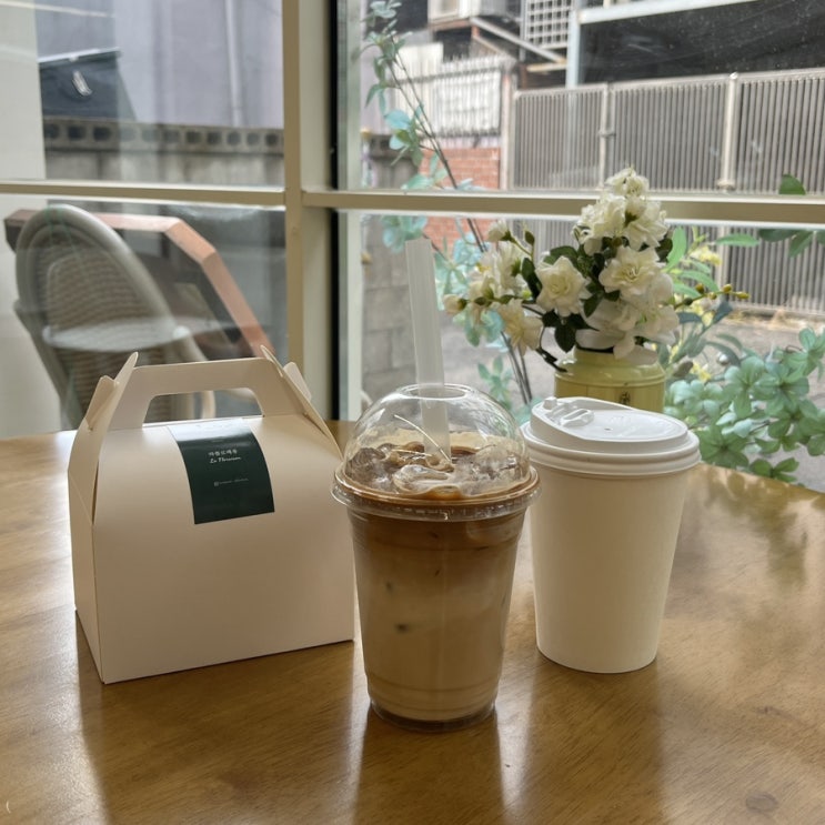  신촌역 조용한 카페 케이크 맛집 라플로레종