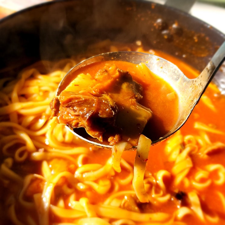  갈비탕과 육개장의 만남! 뜨끈한 한 그릇이 쉬워지는 냉동 육갈탕 추천