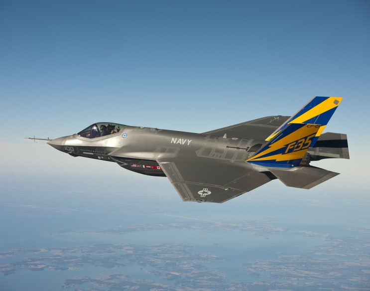 <b>F-35 전투기</b>가 드론을 이길 수 있을까?