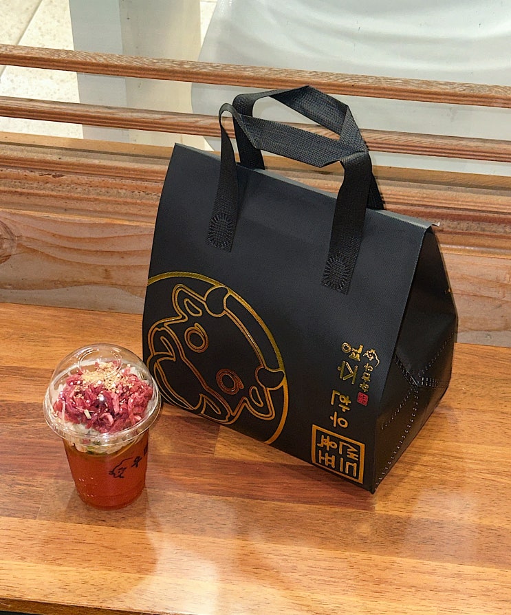  경주 황리단길 맛집 우마왕 한우샌드 황리단길본점 기념품 한우샌드 한우물회