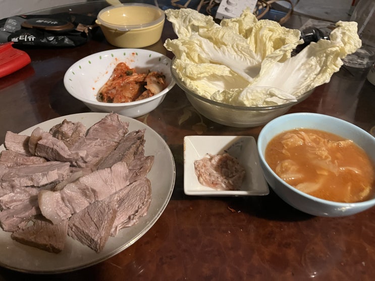  청주 한복판에 수육 맛집이 생겼는데, 우리 집이었어요.(급식대가 쌍화탕 수육 레시피해봄)