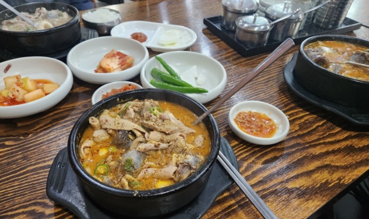  천안 원성동 권구성 순대국밥 본점, 매운순대국과 셀프코너로 두 배 만족