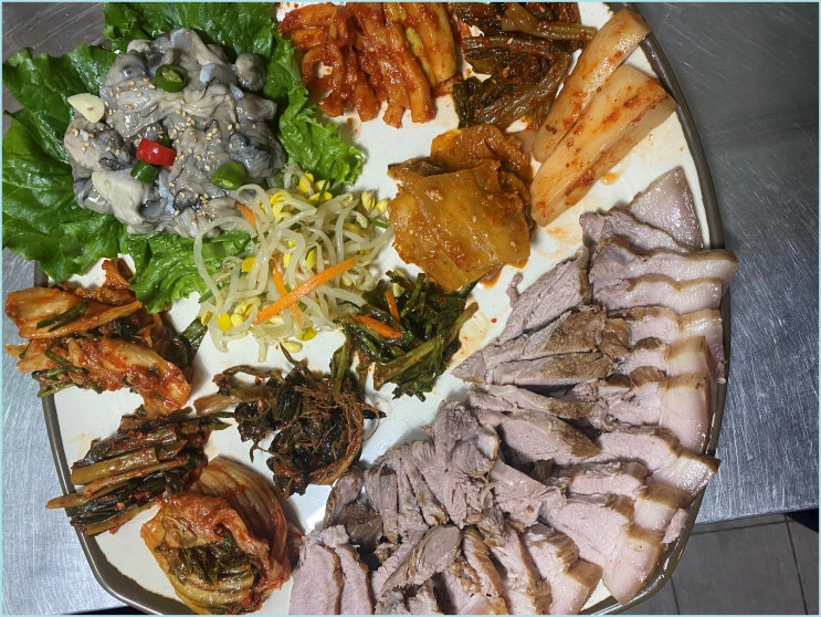  갈마골 초가김치 - 충남대 맛집, 봉명동에서 만나는 전통 김치와 수육의 조화