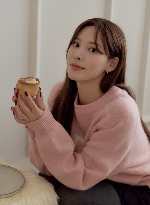  30대 직장인 여성의 오피스룩으로 러블리한 따스함을 전해줄 스웨터! 시티브리즈 여자 울 니트 코디 추천 w. 이나연