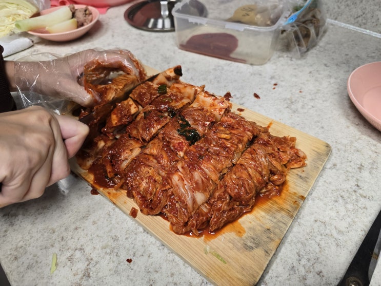  남도김치명가의 포기김치 1kg - 전라도 김치의 참맛을 집에서 만나보세요.