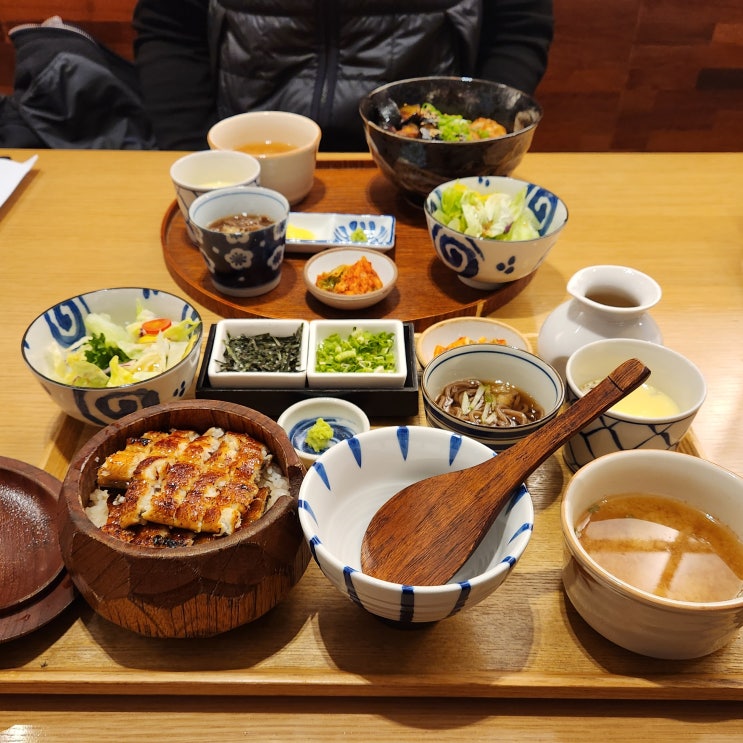  올림픽공원역 맛집 푸짐한 장어덮밥을 먹기 좋은 '양산도'