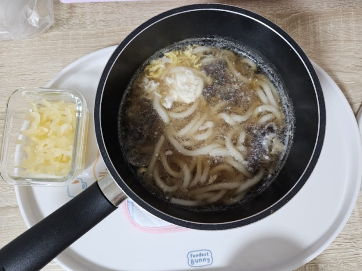  [먹이사냥] 뜨끈한 5분컷 고기우동 (소고기를 써야 맛있다)