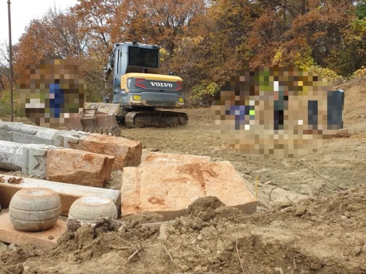  2024년 김천 개령면 덕촌리 이장6기 비석4개 옮기는공사 고인돌장의사 #김천장의사 #구미장의사 #선산장의사 #상주장의사 #성주장의사 #손없는날 #윤달 #벌초 #이하늘장사