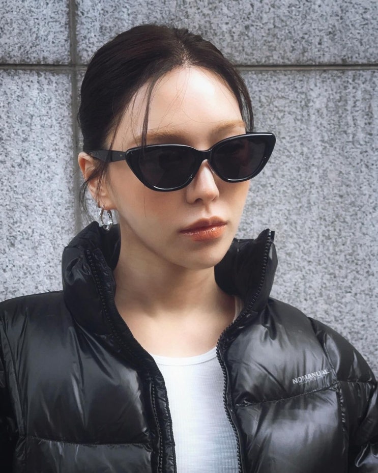  프렌치 시크룩 무드 370%가 뭔지를 보여준 레드벨벳 웬디가 코디한 노매뉴얼 여성 푸퍼 숏 패딩 정보